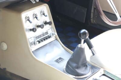 日産 シルビア：トランスミッションはポルシェタイプの4速オリジナル