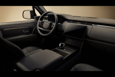 RANGE ROVER SV BLACK：ブラックアウトが際立つ極上仕上げのキャビン。ドライバー視点でデザインしたエボニーウィンザーレザーインテリア