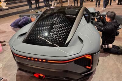 レクサス LSマイクロコンセプト:開催場所は静岡県裾野市に建設されたトヨタの実験の街「ウーブン・シティ」でしたの