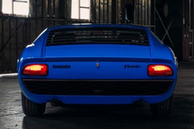 129万8750英ポンド（邦貨換算約2億6900万円）で落札されたランボルギーニ「P400ミウラ」（C）Courtesy of RM Sotheby's