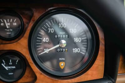 13万2750ポンド（邦貨換算約2761万円）で落札されたランボルギーニ「エスパーダS2」（C）iconicauctioneers