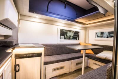 TAMA-T：クーラーやソーラーパネル、リチウムイオン電池などのオプションが装備された展示車両で299万2000円と、300万円を切るプライスとなっている