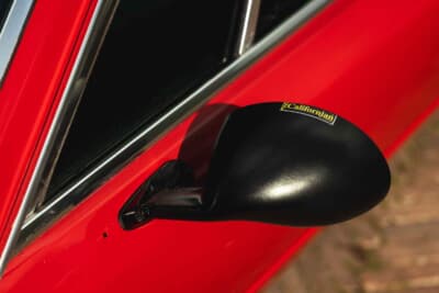 5万7500ユーロ（邦貨換算約1030万円）で落札されたフェラーリ「208GT4」（C）Bonhams