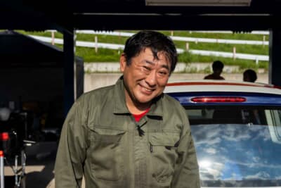 今回はL275ミラに乗った塩山純一さん。面倒見のいい人柄を慕って次々に仲間が増えている
