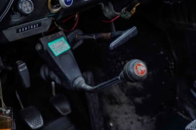 ホンダN III 360:インパネから生える形状のシフト レバー。操作性は非常に良好だそうだ