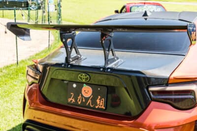 トヨタ 86:リアGTウイング、カーボン製トランクなどもVARIS社製を装着