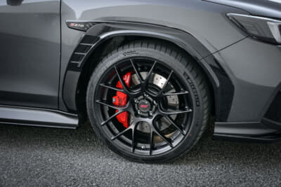 S210:フェンダートリムは、ホイール内の空気を排出できるように負圧を発生させる