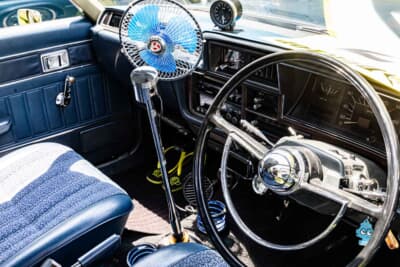 トヨタ クラウンバン スーパーデラックス：ピストン型のシフトノブに変更されている