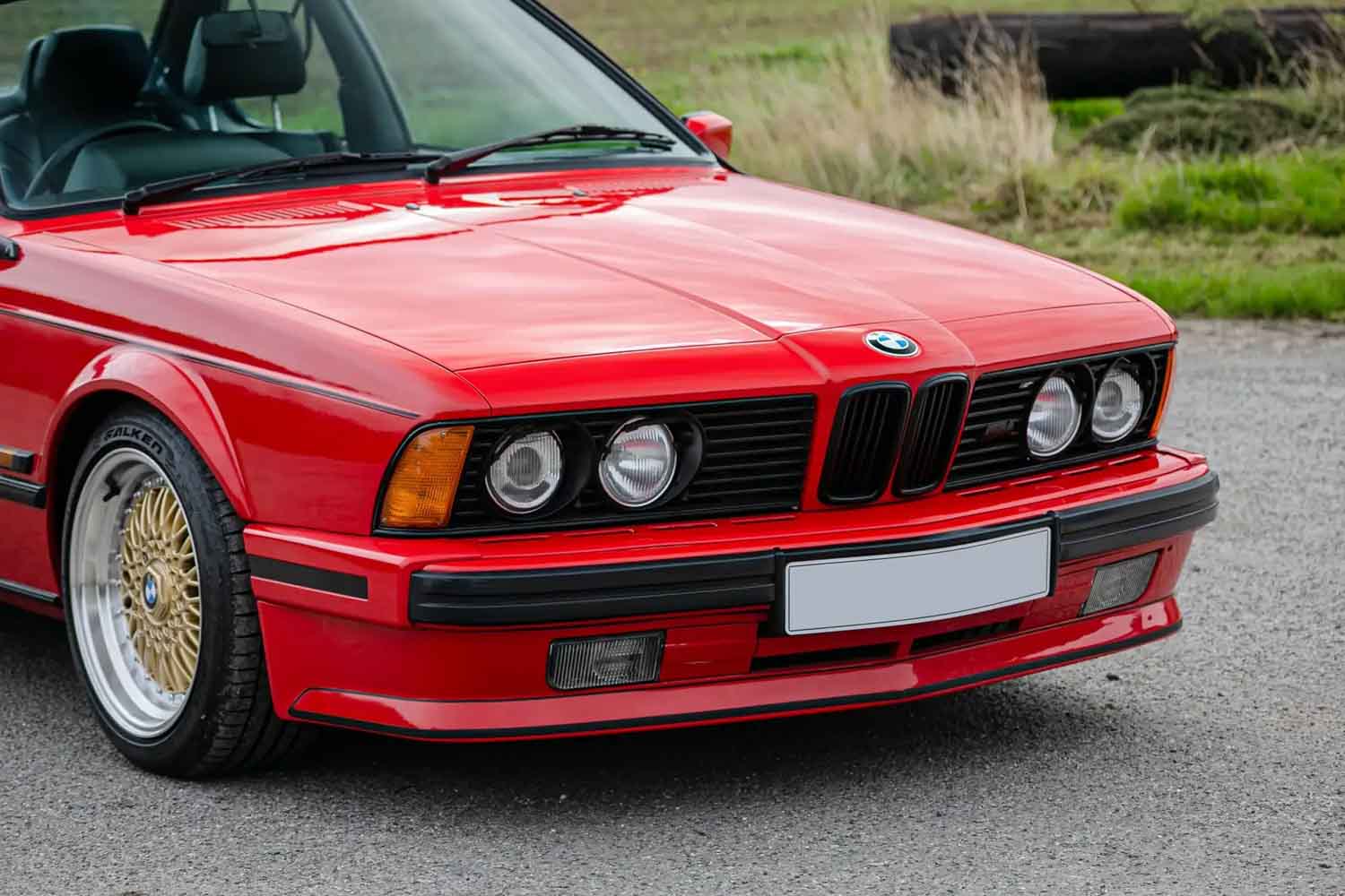 世界一美しいクーペ”の異名を持つBMW「635CSi」が約1150万円で落札