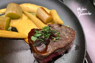 あまりにも空腹だったため、メインのステーキ以外の写真を撮るのをすっかり忘れてしまいました