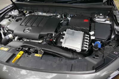 メルセデス・ベンツ GLB 200 d 4MATIC アーバンスターズ：パワートレインは最高出力150ps（110kW）、最大トルク320Nmを発揮する2L直列4気筒ターボ