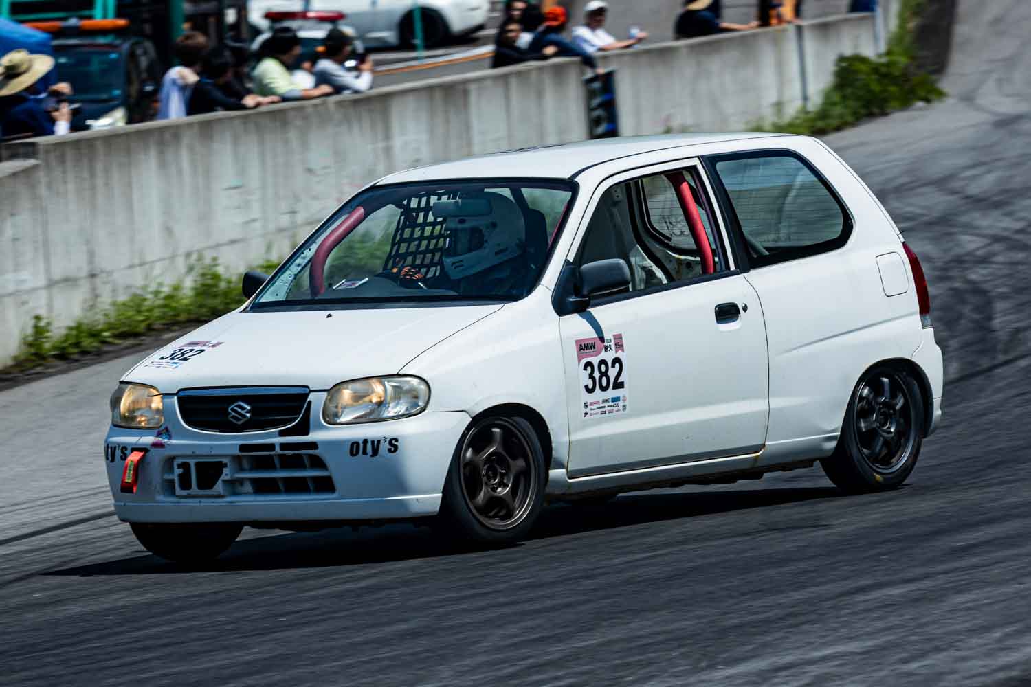 上位クラスを抑えて総合優勝！勝因は灼熱の5時間レースでもタレない