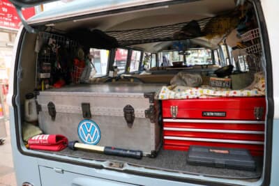 VWタイプ2:そして最低限の整備をこなせるよう、各種工具類も備えている