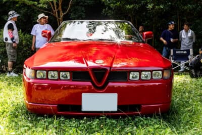 アルファ ロメオ RZ：6連のヘッドライトが特徴的だ