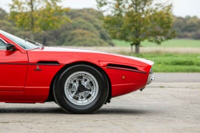 13万2750ポンド（邦貨換算約2761万円）で落札されたランボルギーニ「エスパーダS2」（C）iconicauctioneers