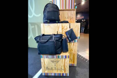 MINIとポール・スミスのコラボによるバッグ類もステキ。ポーチが欲しくなります