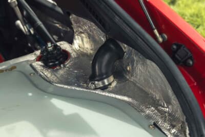 14万9500ユーロ（邦貨換算約2670万円）で落札されたランチア「デルタHFインテグラーレ ムレット・ストラダーレ」（C）Bonhams