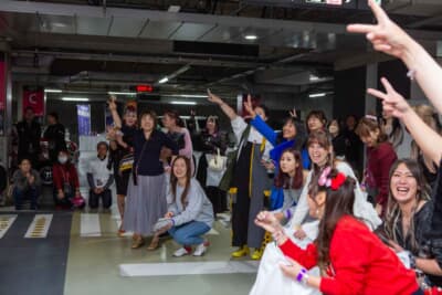 豪華景品がもらえるじゃんけん大会も。参加者の笑顔が耐えない