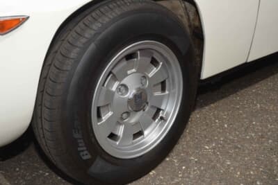 ランチア フルビア スポルト ザガート：ホイールはクロモドラCD28