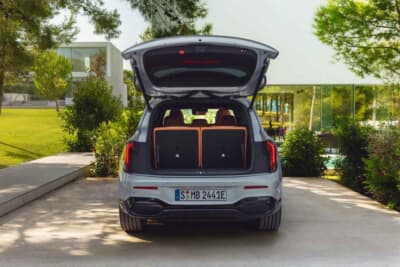 メルセデス・ベンツGLB：荷室は5人乗りで540L、7人乗りで480Lを確保