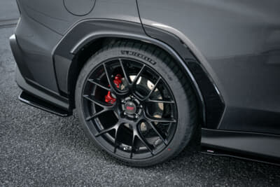 S210:フェンダートリムは、ホイール内の空気を排出できるように負圧を発生させる