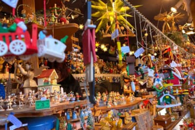 ドイツっぽい木製の飾り物。お土産にいいかも