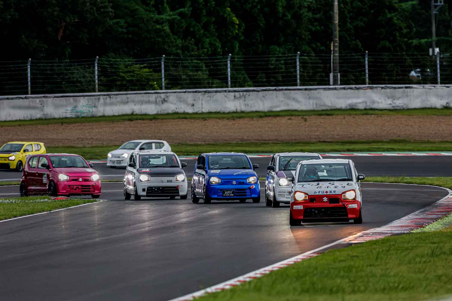 チェッカー後にまさかの失格……HA36カップSUGO戦が大荒れ！