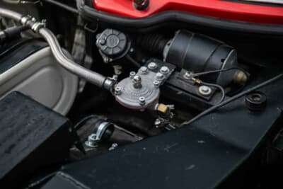 13万2750ポンド（邦貨換算約2761万円）で落札されたランボルギーニ「エスパーダS2」（C）iconicauctioneers