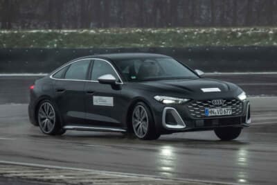 アウディ:標準のクワトロスポーツディファレンシャルとブレーキトルクベクタリングを組み合わせ、スポーツESCを制御