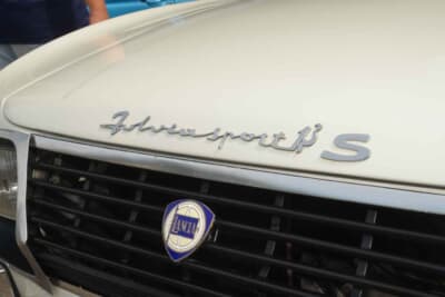 ランチア フルビア スポルト ザガート：フロントノーズにも車名のエンブレムを装着