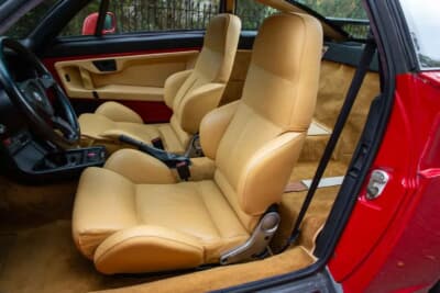 6万5250ポンド（邦貨換算約1318万円）で落札されたアルファ ロメオ「SZ」（C）iconicauctioneers