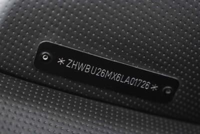 65万1875ドル（邦貨換算約1億78万円）で落札されたランボルギーニ「ムルシエラゴロードスター」（C）Courtesy of RM Sotheby's