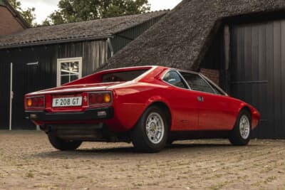 5万7500ユーロ（邦貨換算約1030万円）で落札されたフェラーリ「208GT4」（C）Bonhams