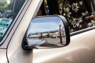 トヨタ 4ランナー:サイドミラーはメッキ加工が施されている