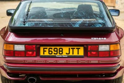 2万～2万5000ポンド（邦貨換算約416万円～520万円）で現在も販売中のポルシェ「944 Lux S2」（C）iconicauctioneers