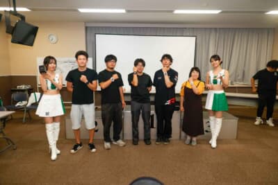 レース後にはさまざまな賞典が授与される。残念ながら表彰台に乗れなかった人も参加しよう