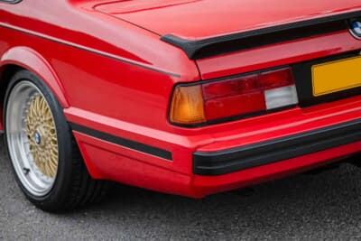 5万5125ポンド（邦貨換算約1147万円）で落札されたBMW「635CSi」（C）iconicauctioneers
