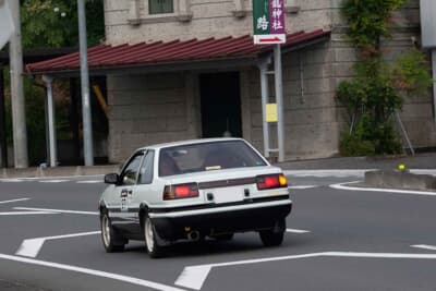 AE86スプリンタートレノでやってきた蛭子毅／梅田臣宏組
