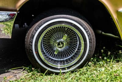 シボレー インパラ：ホイールは13インチのワイヤーホイールだ