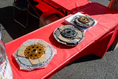 東北660シリーズの協賛メーカー「セラメタ」が、HA36・AGS用の強化クラッチを開発。詳細はまた別の機会にレポートしたい