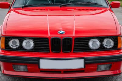 5万5125ポンド（邦貨換算約1147万円）で落札されたBMW「635CSi」（C）iconicauctioneers