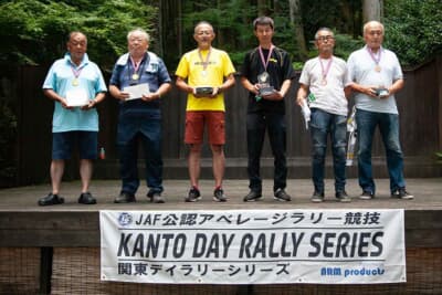 左からLクラス優勝の小林／山本組、2位の蛭子／梅田組、3位の伊藤 知明／小川 博敏組