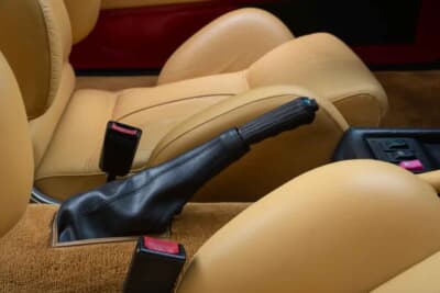 6万5250ポンド（邦貨換算約1318万円）で落札されたアルファ ロメオ「SZ」（C）iconicauctioneers