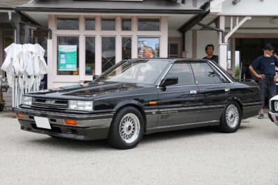 日産 R31型 スカイライン GTリミテッドS：ボディカラーはブラックトーニングツートーン。GTS登場以降、定番化したイメージカラーである