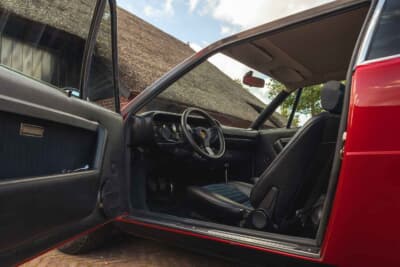 5万7500ユーロ（邦貨換算約1030万円）で落札されたフェラーリ「208GT4」（C）Bonhams