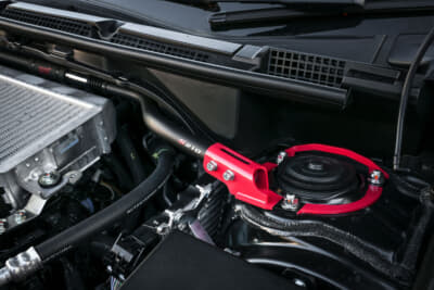 S210:ストラットタワーバーにしなりと入力の減衰機能をもたせたフレキシブルタワーバー