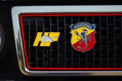 20万1250ユーロ(邦貨換算約3530万円)で落札されたランチア「デルタHF インテグラーレ エボルツィオーネ I マルティーニ5」(C)Courtesy of Broad Arrow