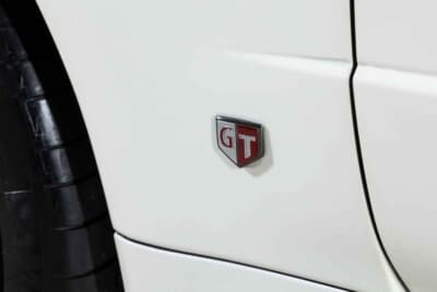 35万0000ユーロ〜45万0000ユーロ（邦貨換算6320万円〜8130万円）で現在も販売中の日産R34型「スカイラインGT-R Nur」（C）Bonhams