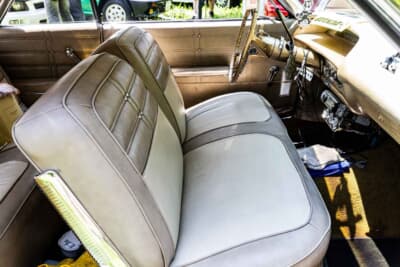 シボレー インパラ：フロントはベンチシートだ