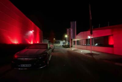 パーティ会場となったAMG本社前のファクトリー